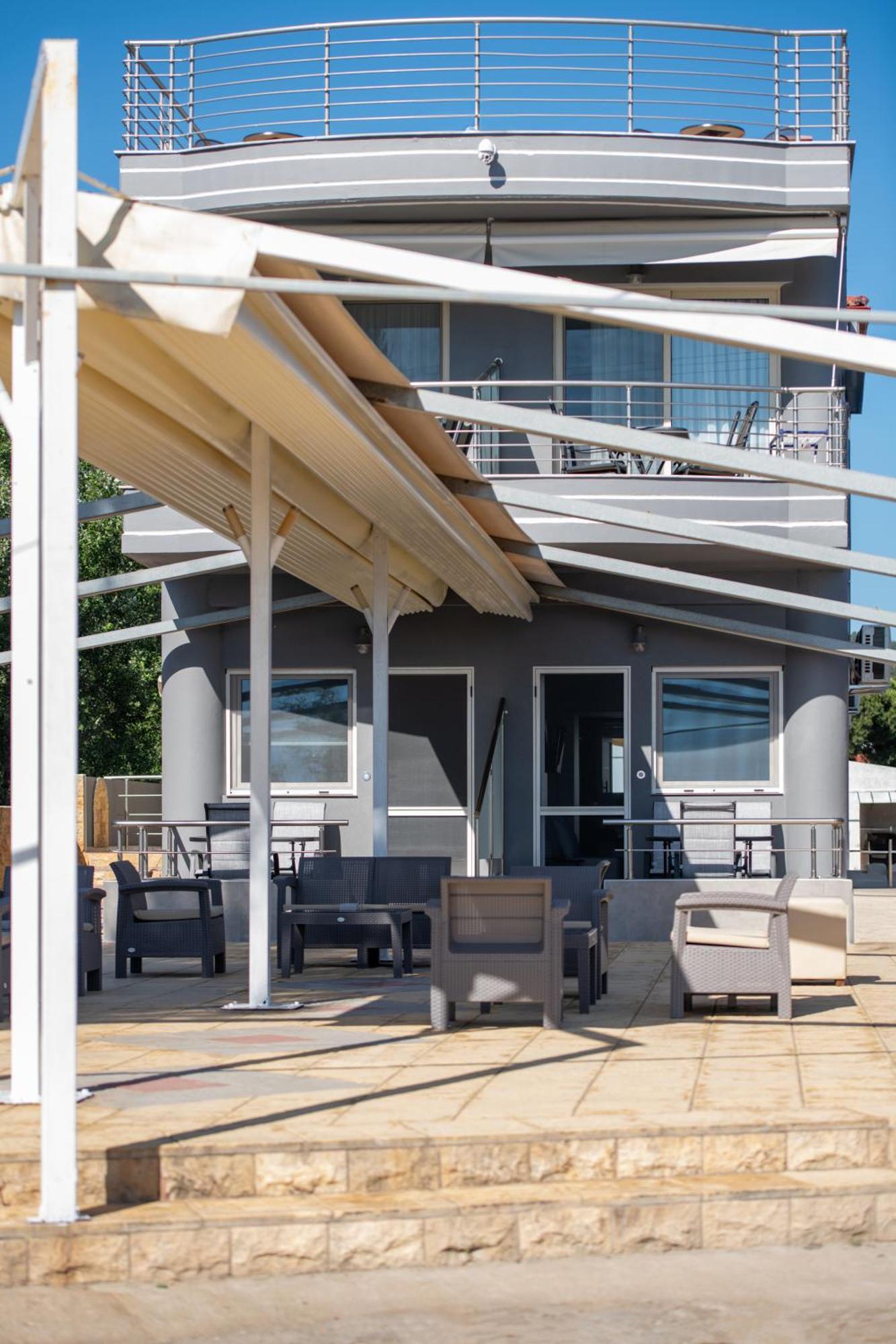 Jolandas Suites Toroni Buitenkant foto