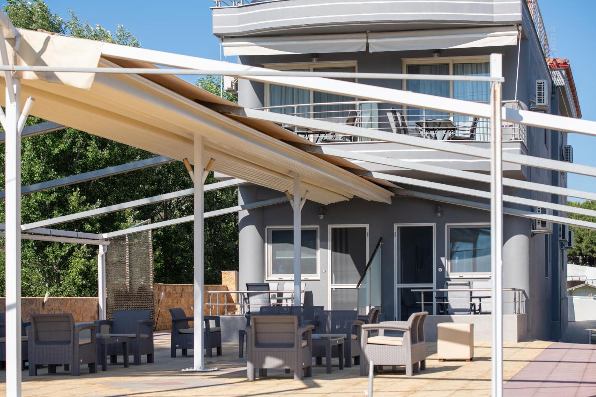 Jolandas Suites Toroni Buitenkant foto