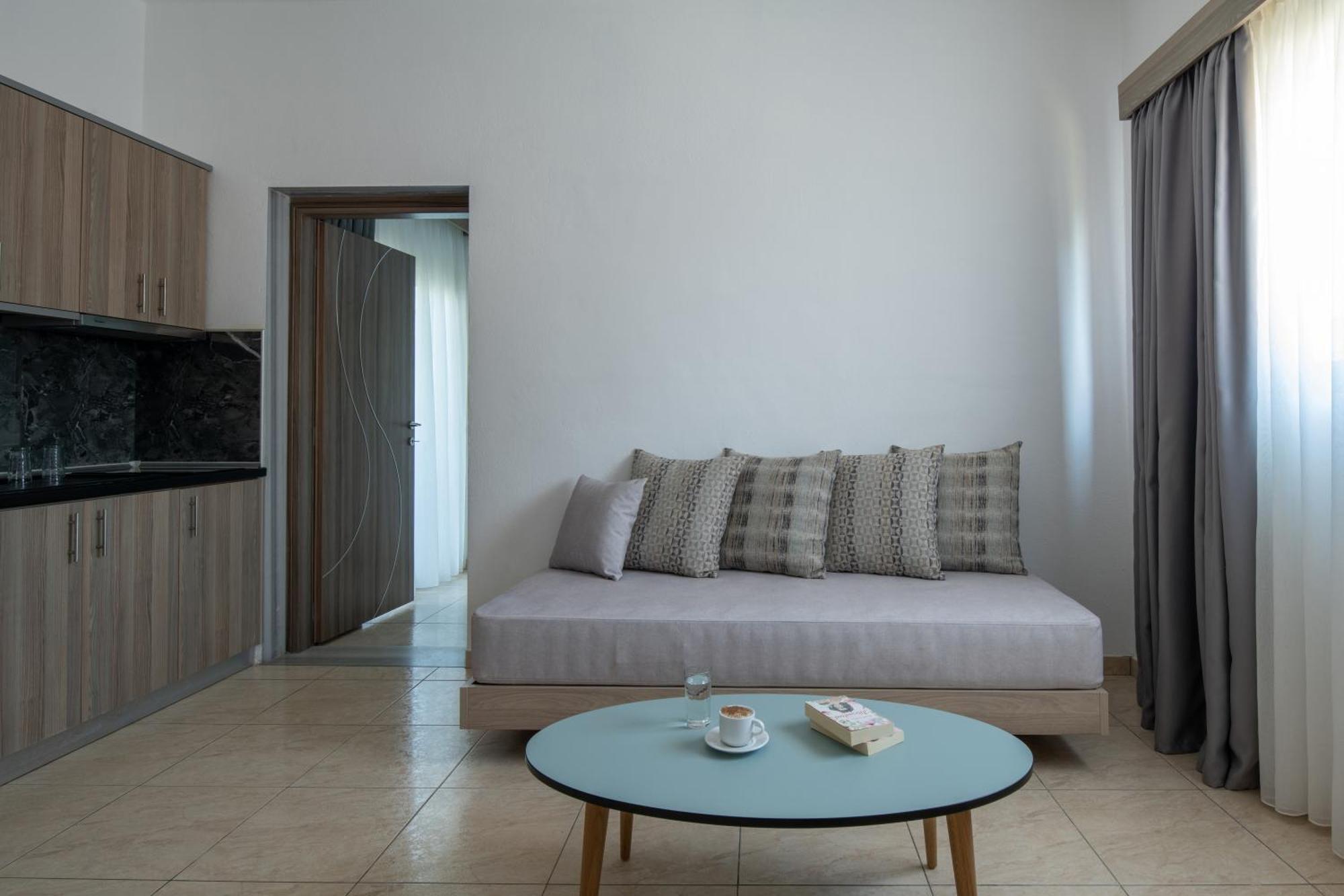 Jolandas Suites Toroni Buitenkant foto
